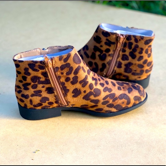 Women's Time and Tru Two Zip Leopard Print Bootie - Picture 6 of 8